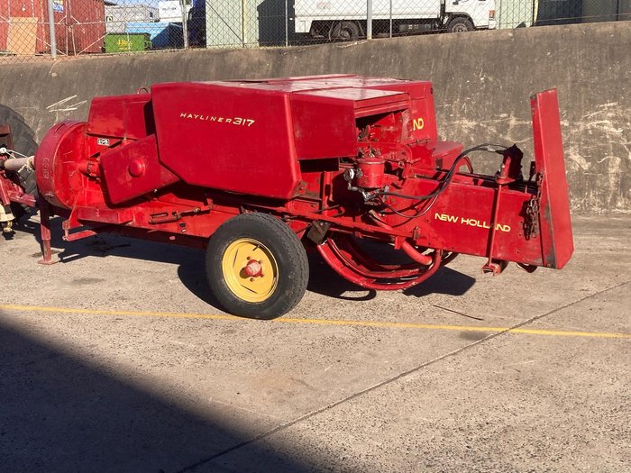 1980 New Holland 317