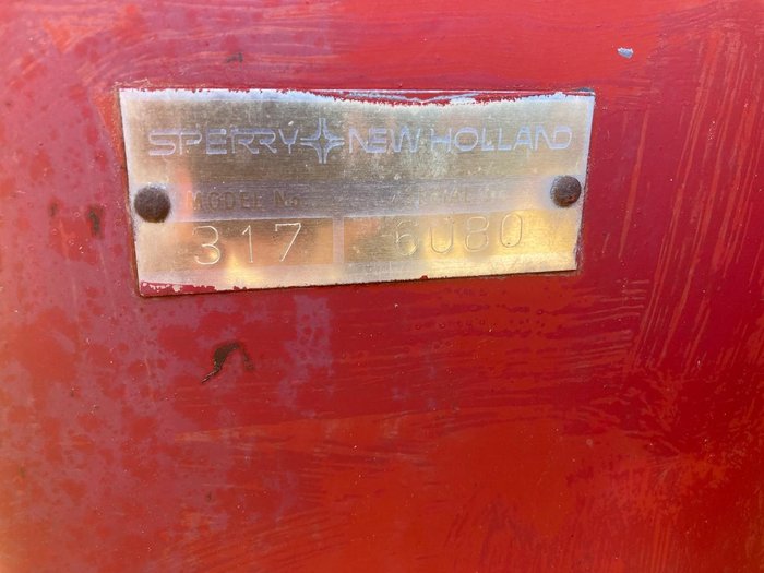 1980 New Holland 317