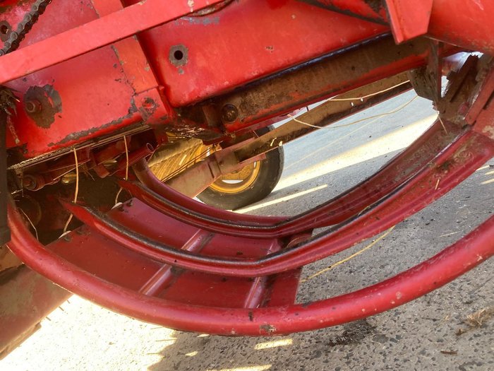 1980 New Holland 317