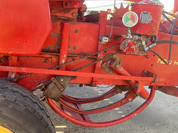 1980 New Holland 317