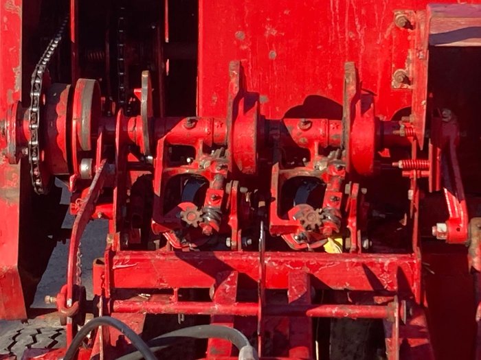 1980 New Holland 317