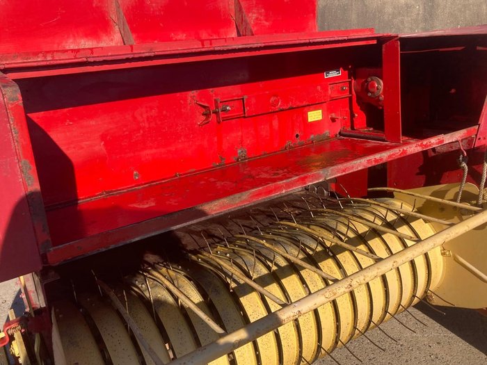 1980 New Holland 317