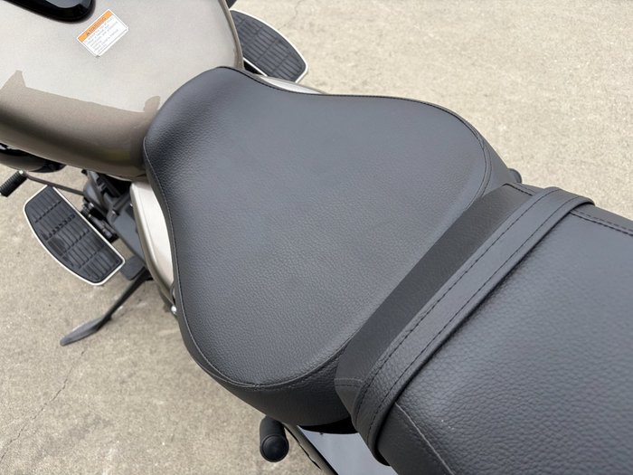 2018 Suzuki BOULEVARD C90T (VL1500B) Grey