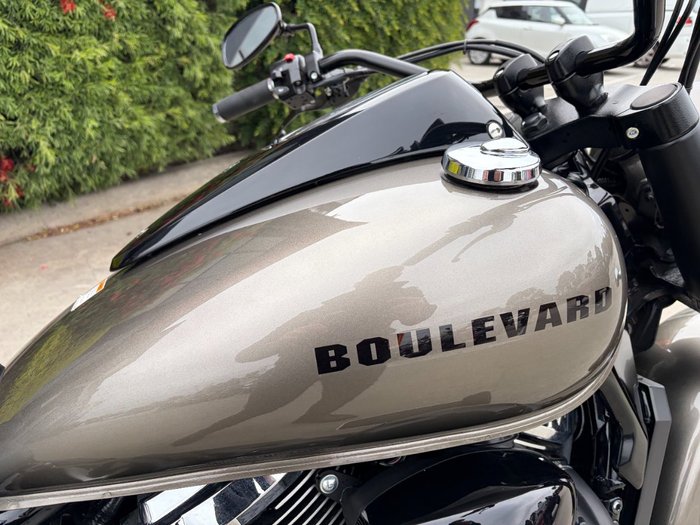 2018 Suzuki BOULEVARD C90T (VL1500B) Grey