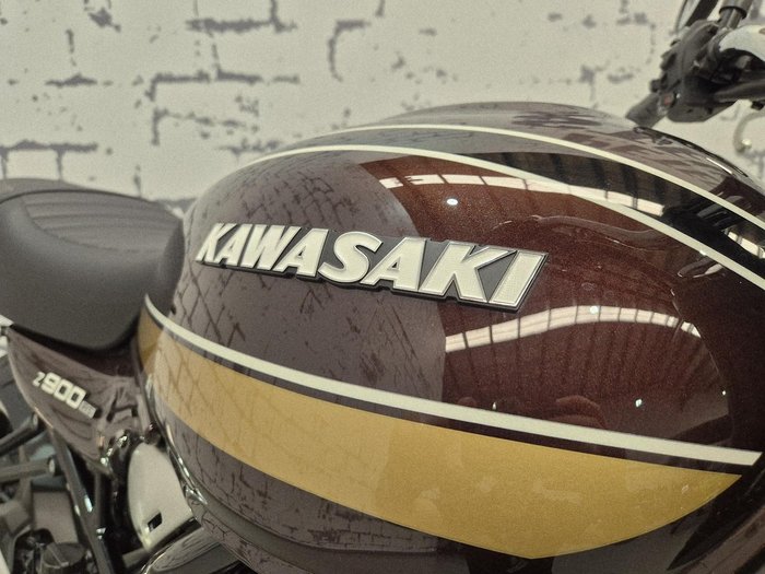 2025 Kawasaki Z900RS (Z900C) Z Purple