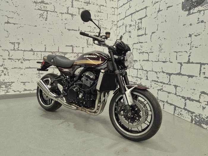 2025 Kawasaki Z900RS (Z900C) Z Purple