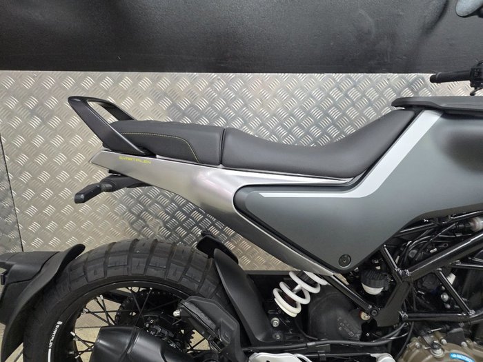 2020 HUSQVARNA SVARTPILEN 401 Grey