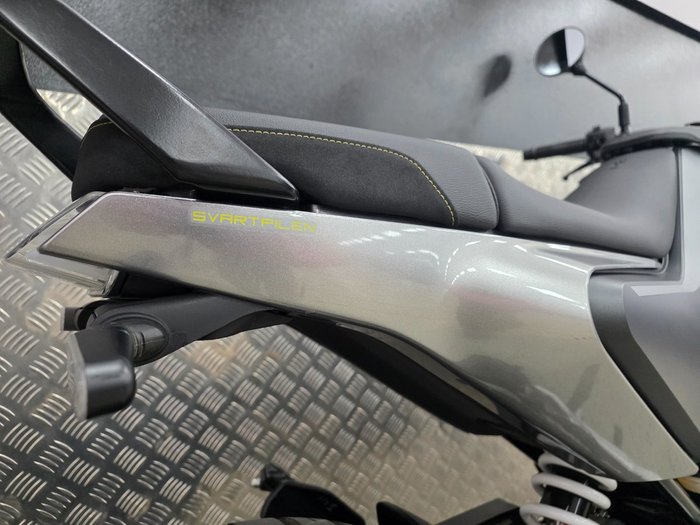 2020 HUSQVARNA SVARTPILEN 401 Grey