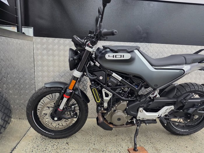 2020 HUSQVARNA SVARTPILEN 401 Grey