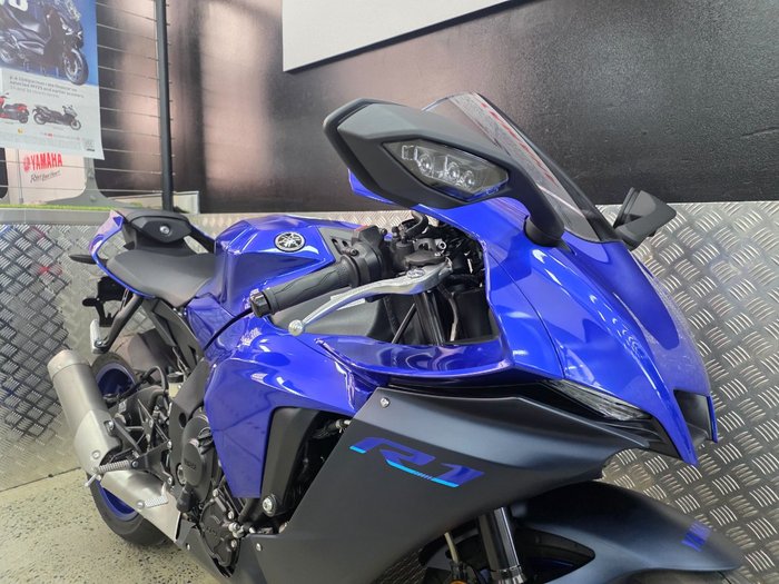 2023 Yamaha YZF-R1 BLUE