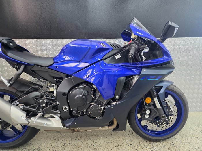 2023 Yamaha YZF-R1 BLUE