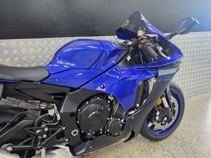 2023 Yamaha YZF-R1 BLUE