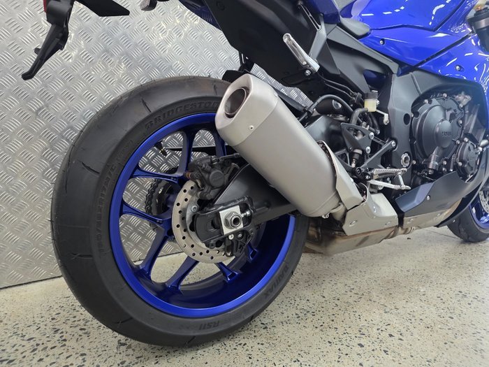 2023 Yamaha YZF-R1 BLUE
