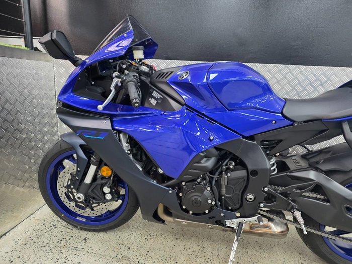 2023 Yamaha YZF-R1 BLUE