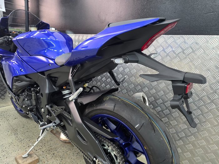 2023 Yamaha YZF-R1 BLUE