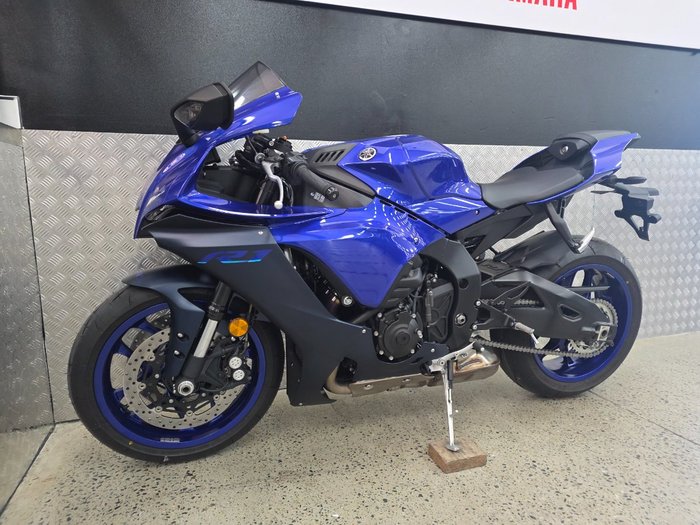 2023 Yamaha YZF-R1 BLUE