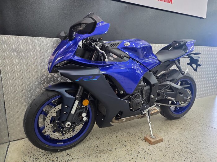 2023 Yamaha YZF-R1 BLUE