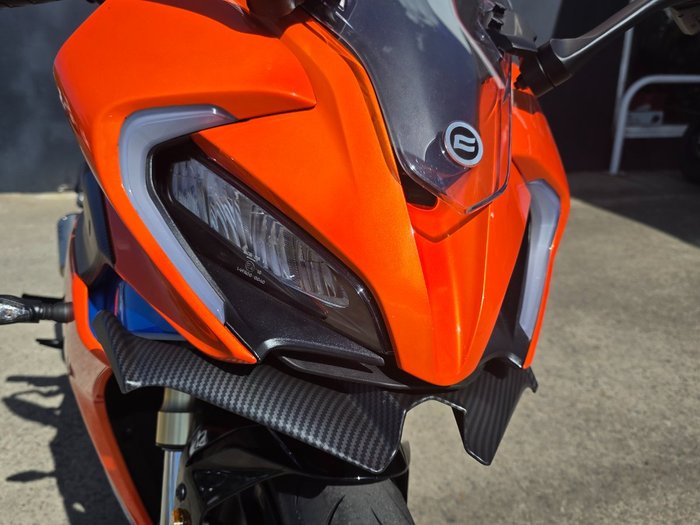 2023 CFMOTO 300 SR ABS ORANGE