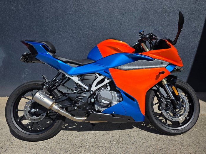 2023 CFMOTO 300 SR ABS ORANGE