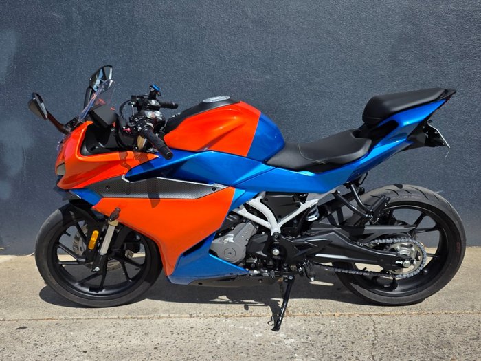 2023 CFMOTO 300 SR ABS ORANGE