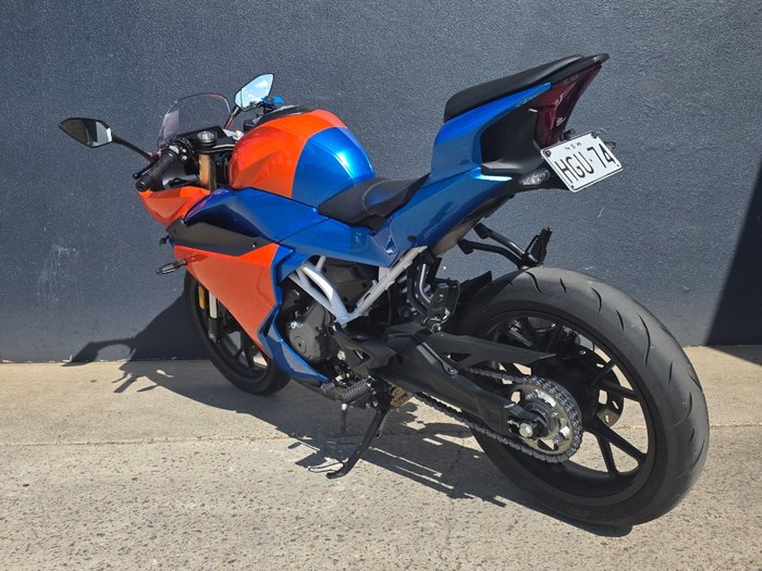 2023 CFMOTO 300 SR ABS ORANGE