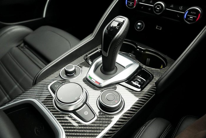 2022 Alfa Romeo Giulia Quadrifoglio