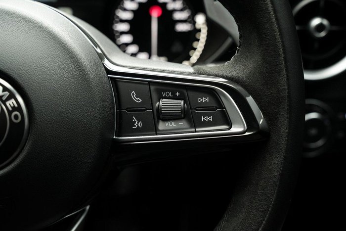 2022 Alfa Romeo Giulia Quadrifoglio