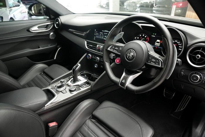 2022 Alfa Romeo Giulia Quadrifoglio