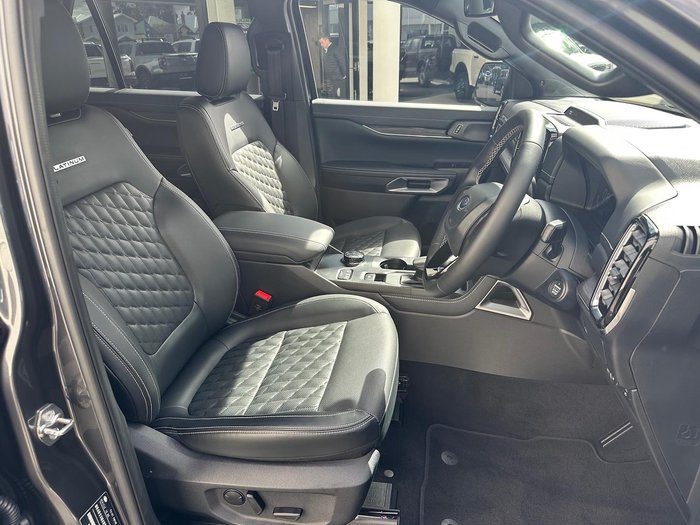 2024 Ford Everest Platinum