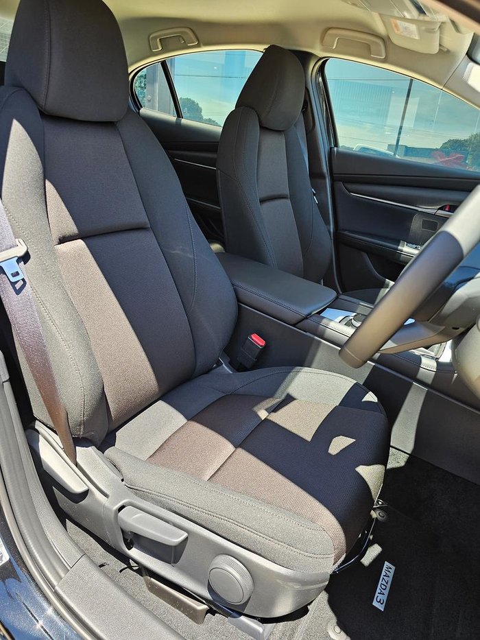 2025 Mazda 3 G20 Pure