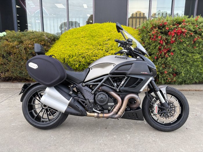 2013 DUCATI DIAVEL STRADA Grey