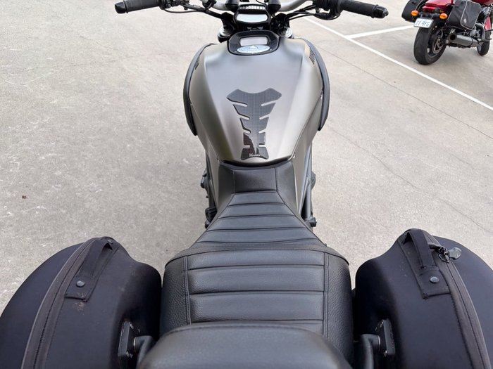 2013 DUCATI DIAVEL STRADA Grey