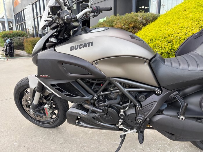 2013 DUCATI DIAVEL STRADA Grey