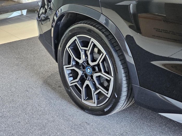 2023 BMW iX1 xDrive30 xLine