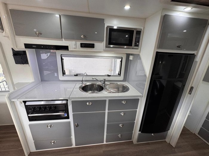 2017 JB Caravans Dirt Roader 19' Fd Cafe