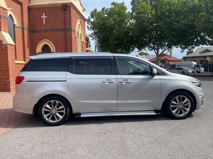 2017 Kia Carnival Platinum