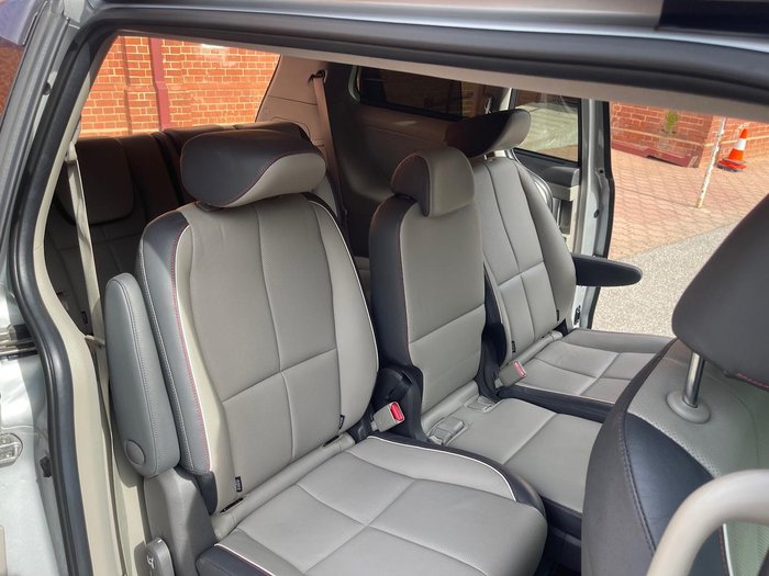 2017 Kia Carnival Platinum