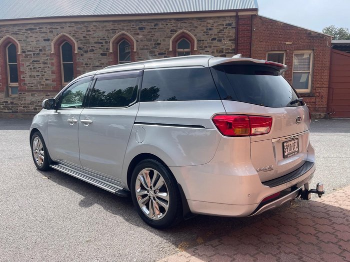 2017 Kia Carnival Platinum