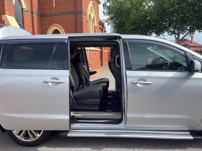 2017 Kia Carnival Platinum