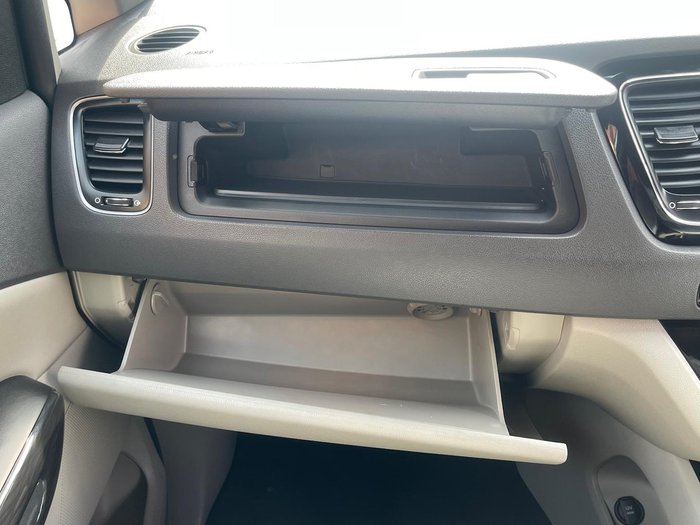 2017 Kia Carnival Platinum