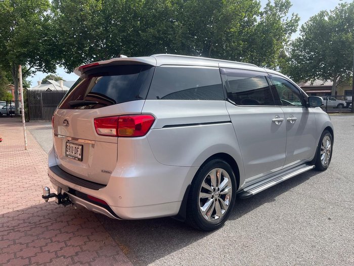 2017 Kia Carnival Platinum
