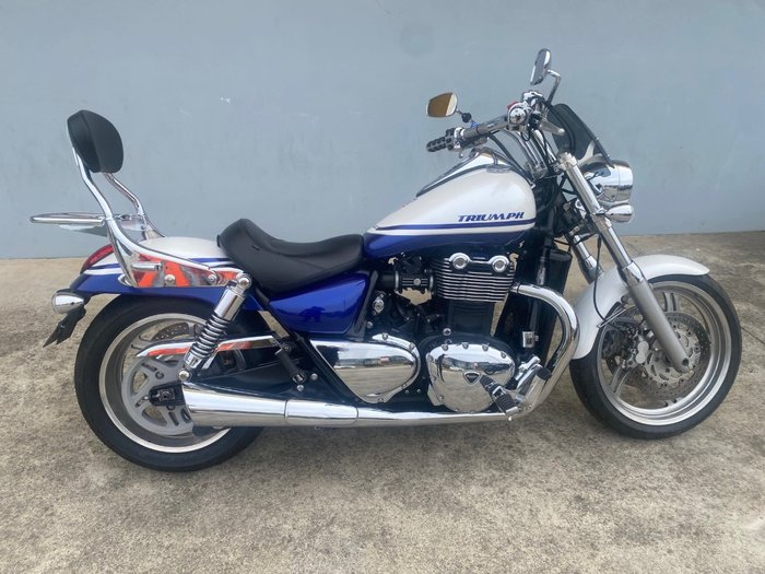 2010 Triumph THUNDERBIRD White