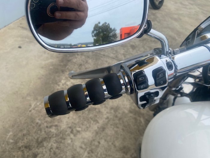 2010 Triumph THUNDERBIRD White