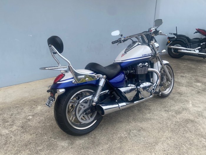 2010 Triumph THUNDERBIRD White