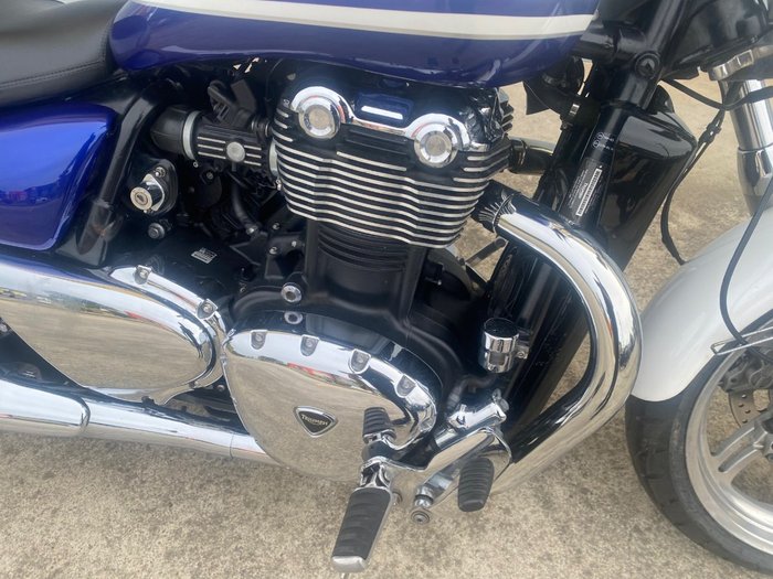 2010 Triumph THUNDERBIRD White