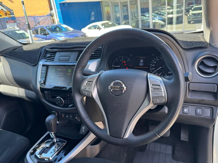 2020 Nissan Navara ST-X