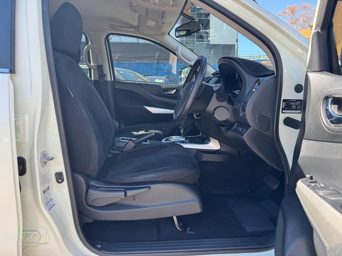 2020 Nissan Navara ST-X