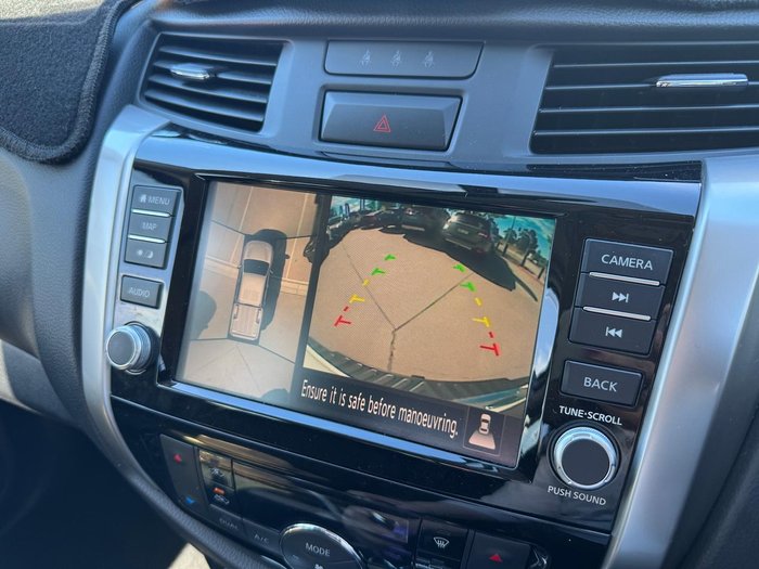 2020 Nissan Navara ST-X