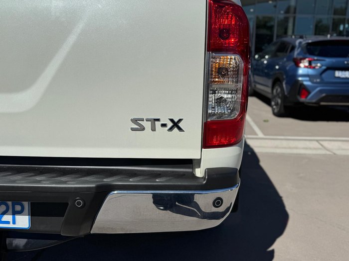 2020 Nissan Navara ST-X
