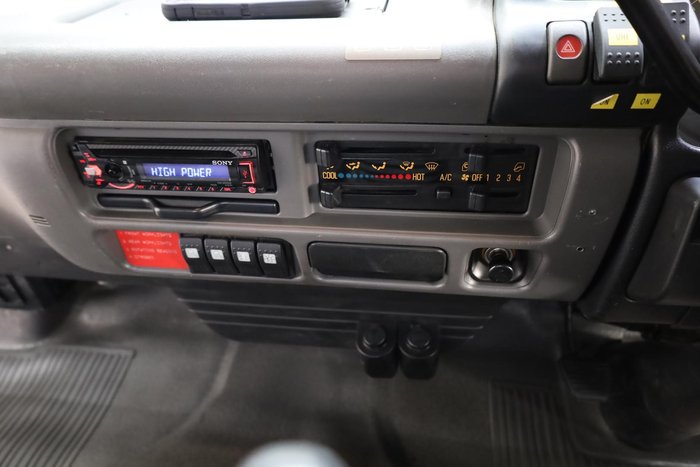 2003 Isuzu N Series NPS 300 Fire Truck Yellow